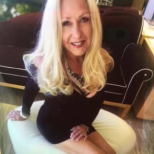 Meet your Posher, Sharon